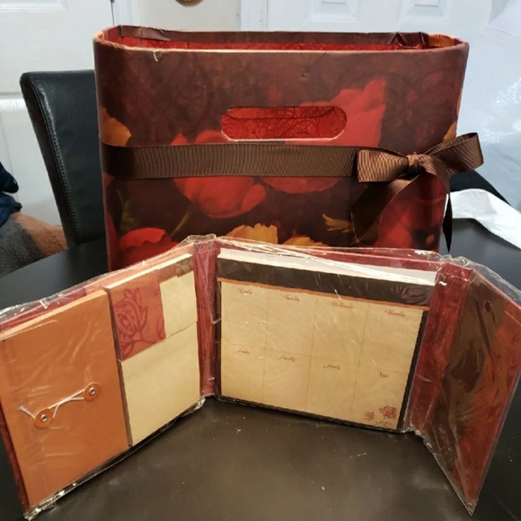 Desk set - Picture 2 of 7